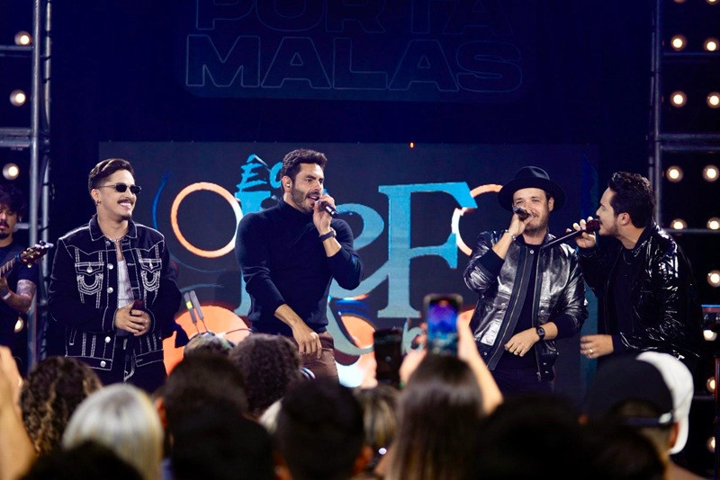 Kaique e Felipe com Israel e Rodolffo ()