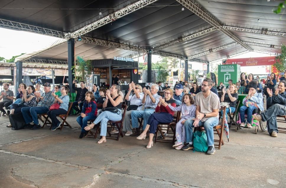 Imagem JPG, Palco Sunset é a principal opção para atrações artísticas nos dias sem Arena de shows