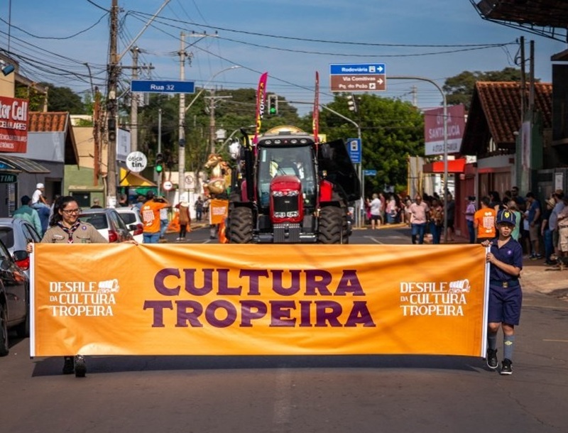 Imagem JPG, Desfile da Cultura Tropeira encanta Barretos com público vibrante e emoção na avenida