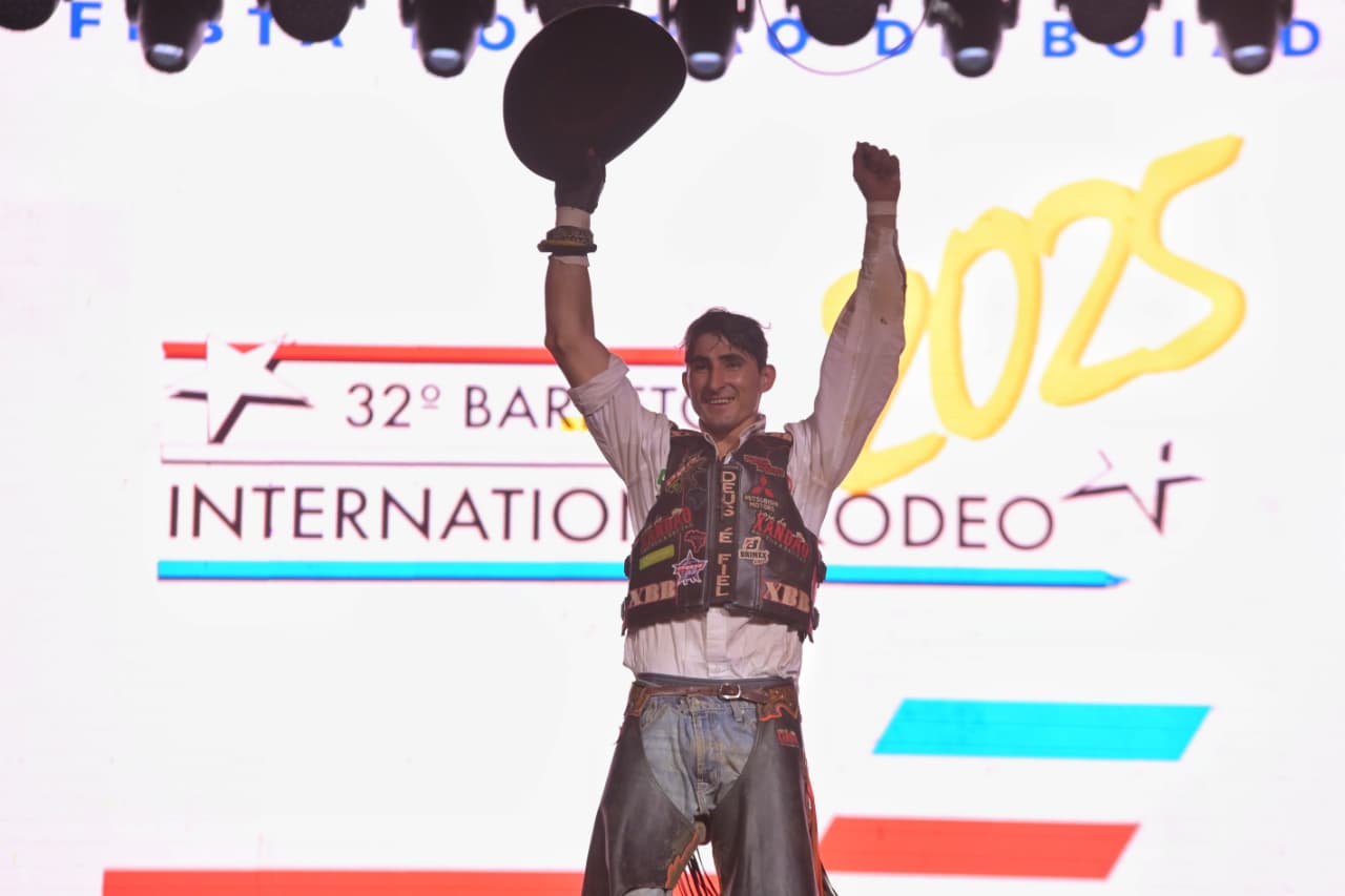 Imagem JPG, Brasileiro Vitor Dias é campeão invicto do 32º Barretos International Rodeo